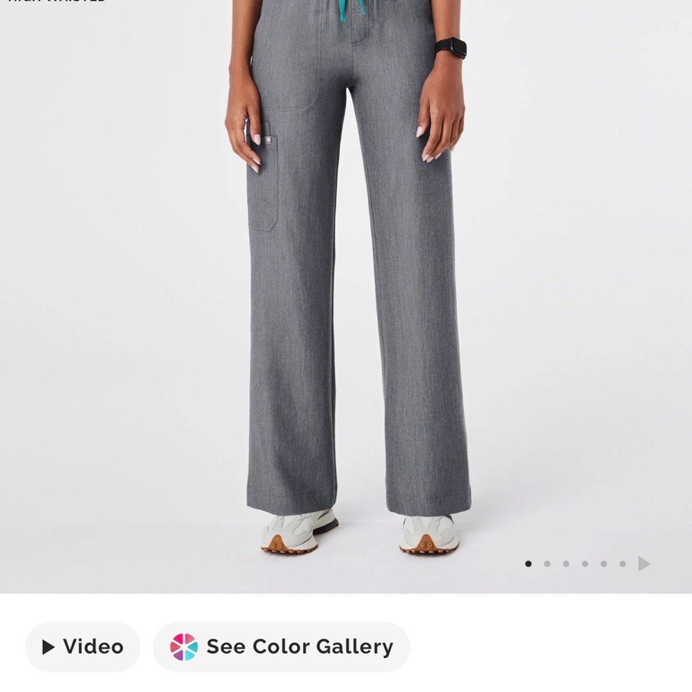 Figs Women’s Straight-Leg Scrub Pants in Gray with Teal Drawstring